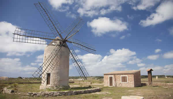 Dove trovare i 5 mulini storici da scoprire nell'isola di Formentera