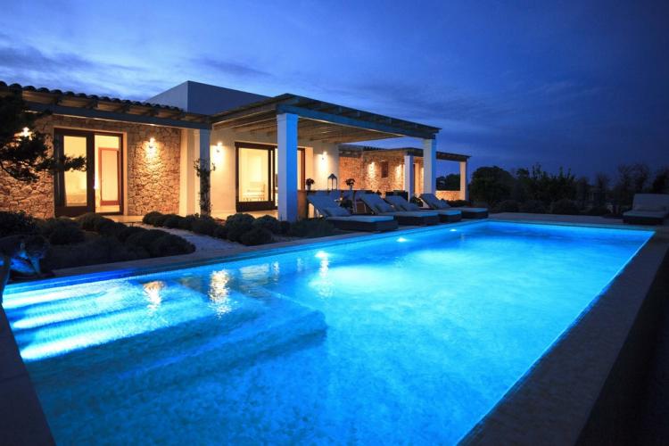 Luxury villa with pool. Short distance from Cala Saona and San Francisco